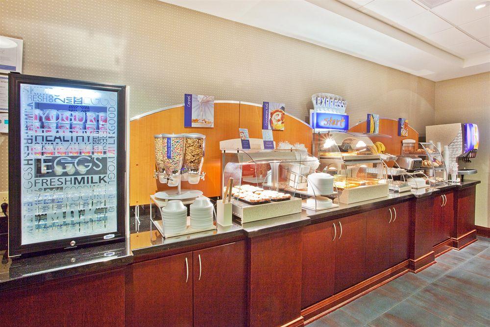Holiday Inn Express Hotel & Suites Atlanta-Cumming By Ihg Exterior foto