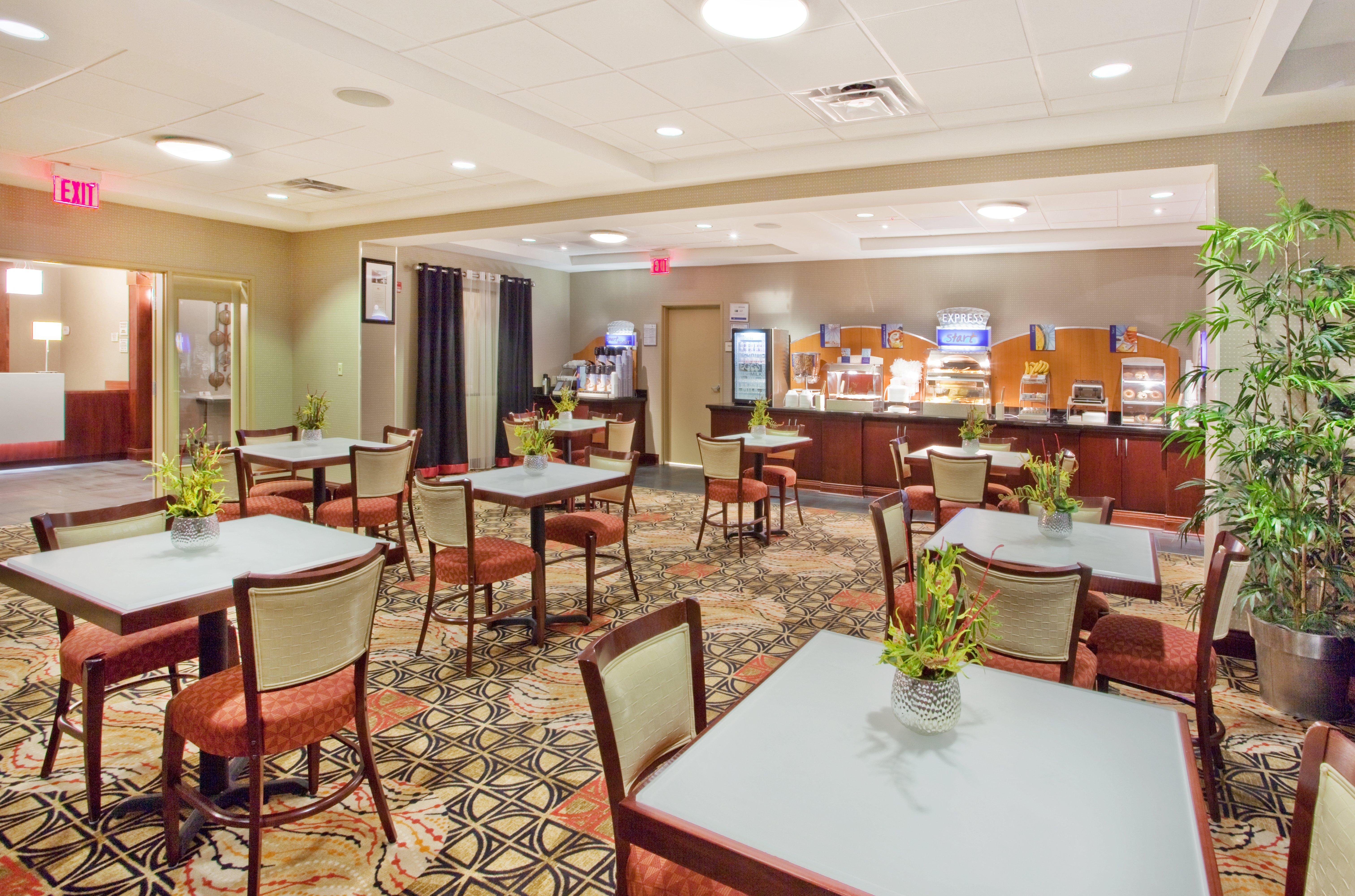 Holiday Inn Express Hotel & Suites Atlanta-Cumming By Ihg Exterior foto